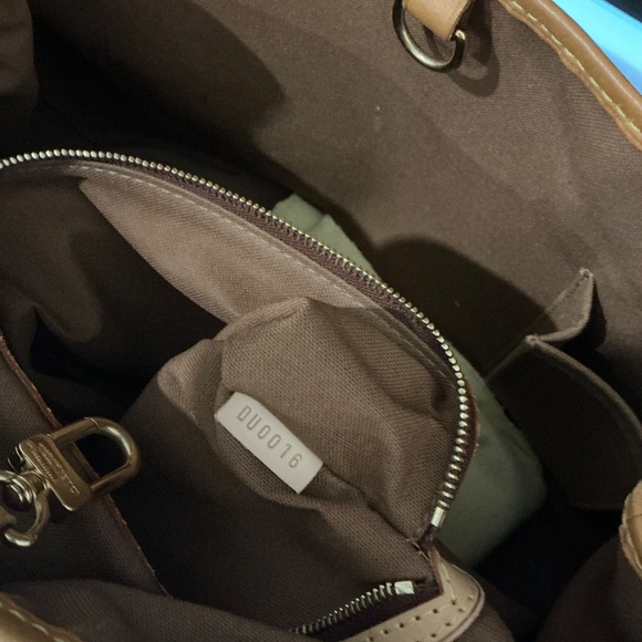 Louis Vuitton Batignolles Vertical - Picture 5 of 7